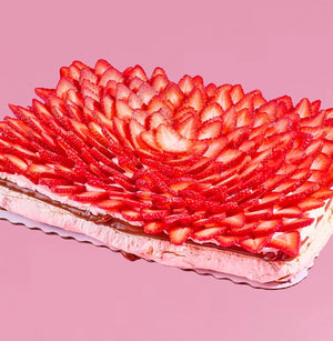 Large Pavlova at Keik Restaurant Miami